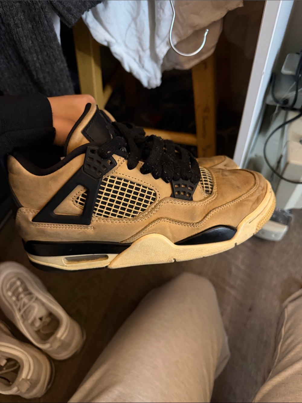 Jordan 4 Retro mushrooms Sneakers
